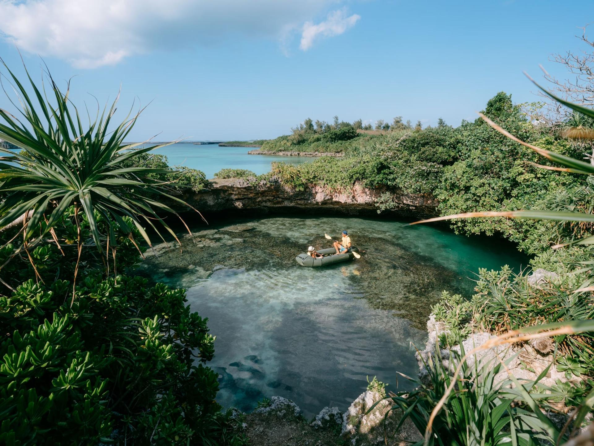 Le isole Ryukyu sono divise in tre grandi gruppi di isole: Okinawa, Miyako e Yaeyama.